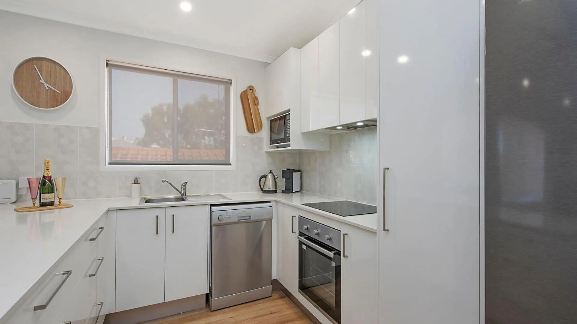 Popular Central Coastal Apartment Maroochydore