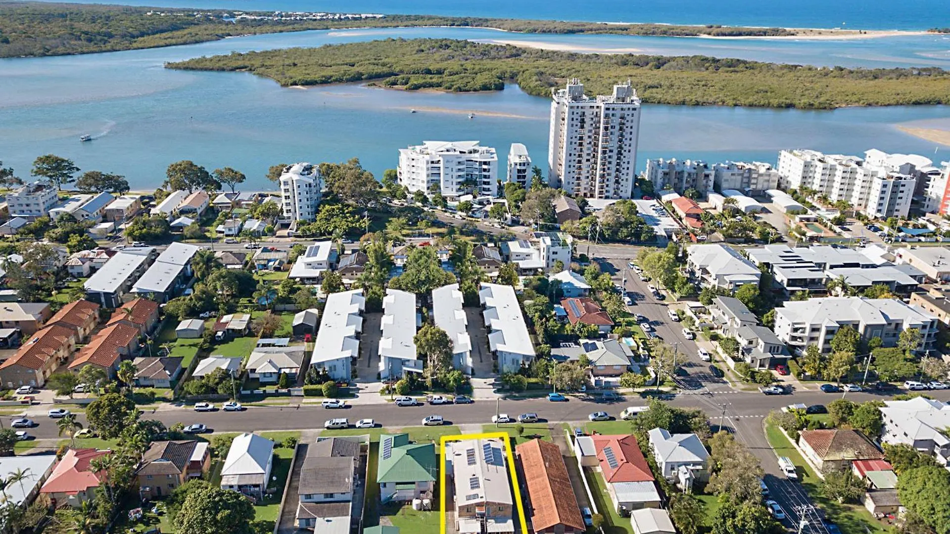 Popular Central Coastal Apartment Maroochydore