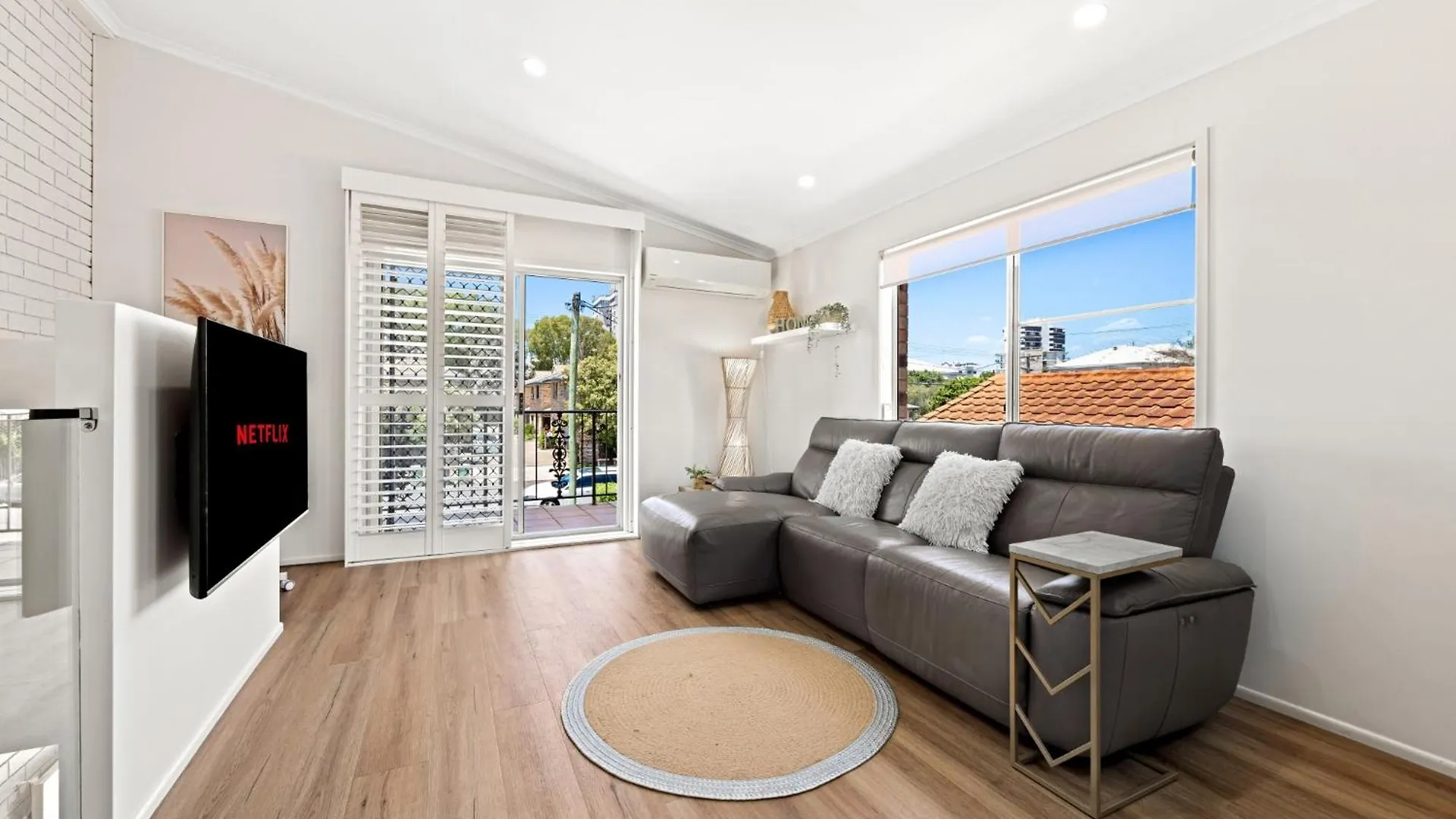 Popular Central Coastal Apartment Maroochydore