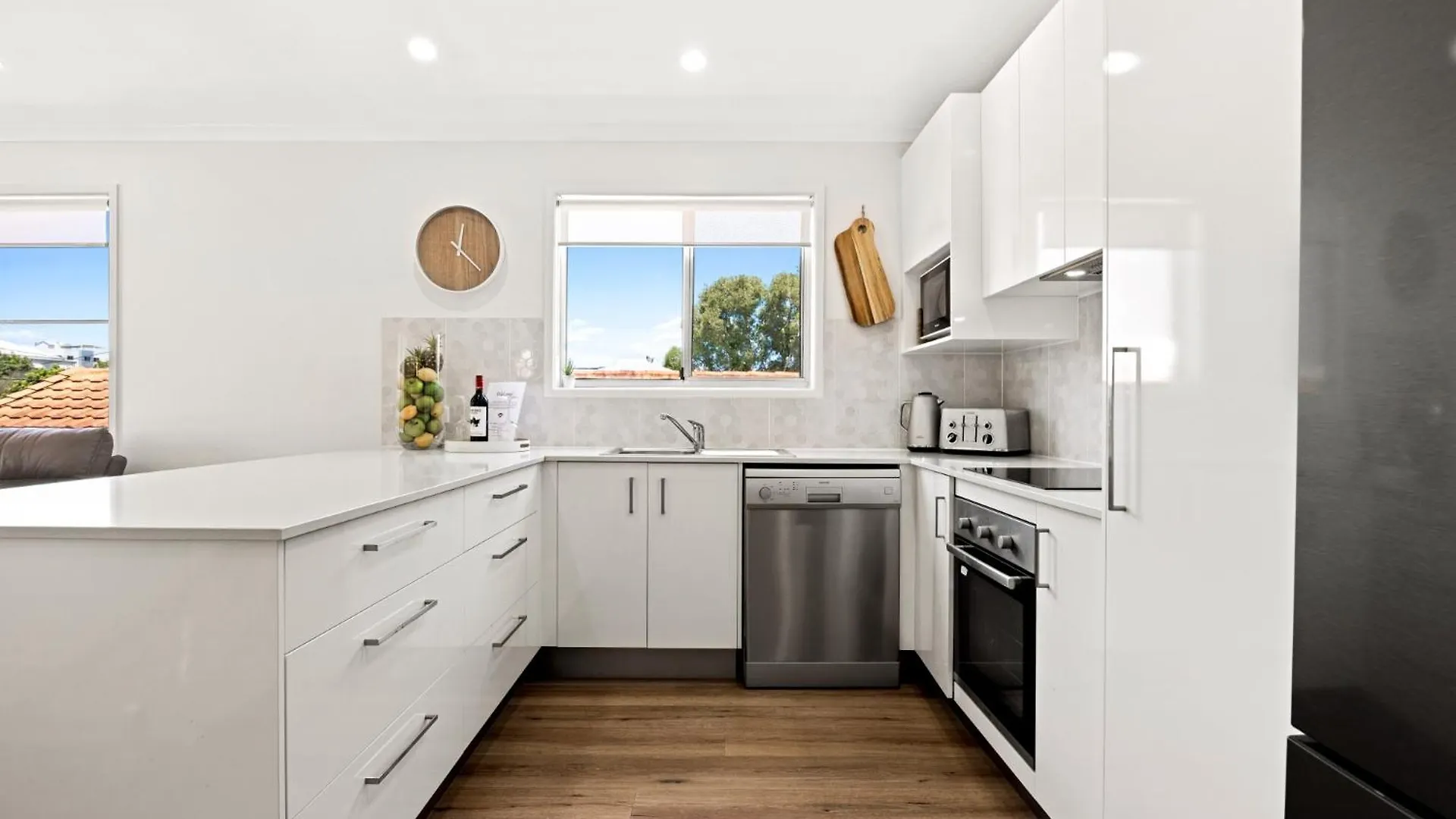 Popular Central Coastal Apartment Maroochydore